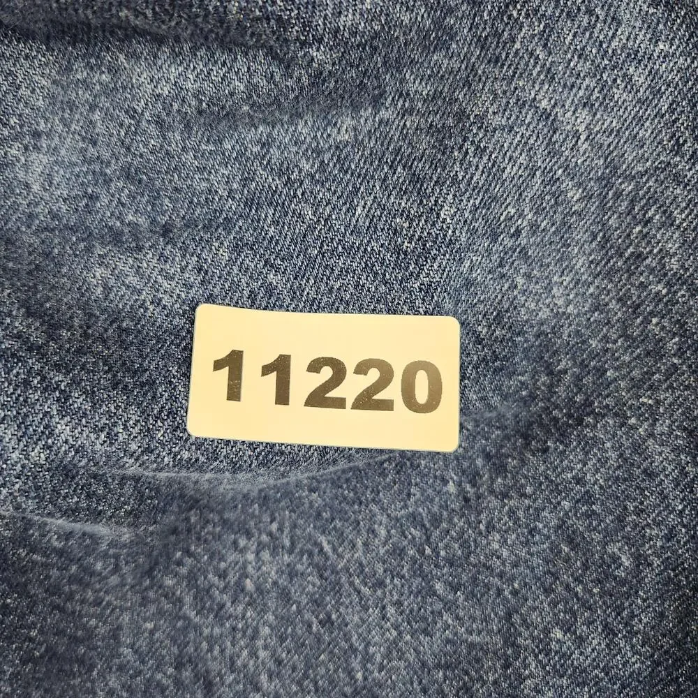 Levis measurements photos